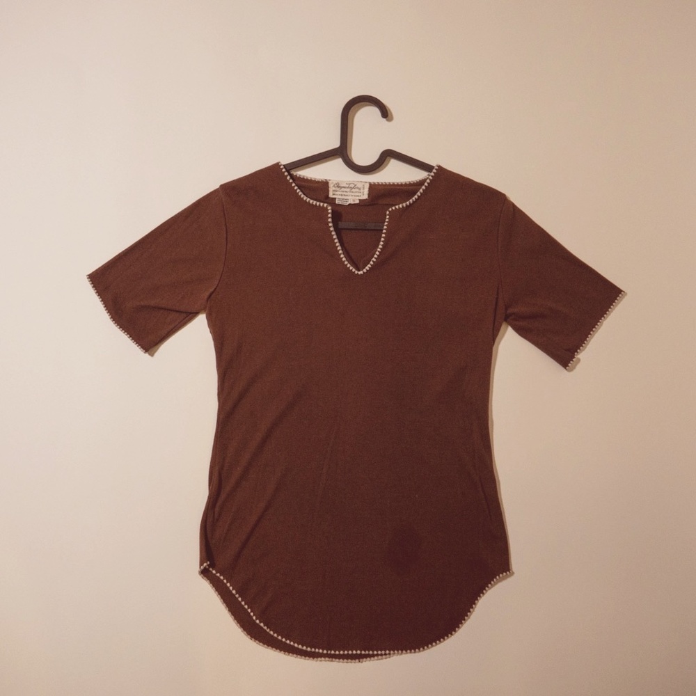 Vintage 1970s Brown Top with Cute White Piping